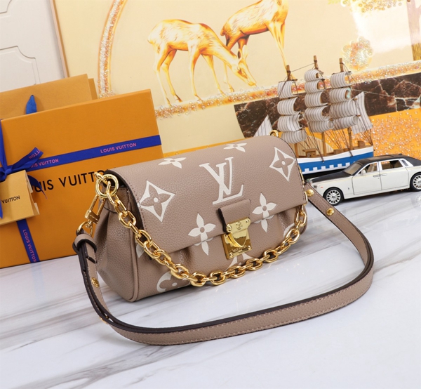 ルイヴィトンバッグ背面デザイン